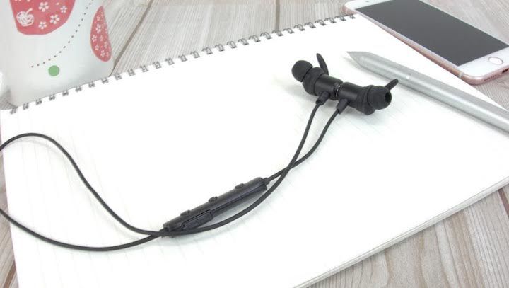 ビジネスマンにこそ使ってほしい世界のusbトップブランドanker Bluetoothワイヤレスイヤホン