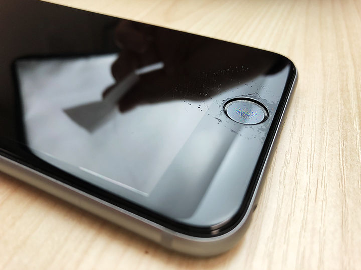 Iphoneにガラスフィルムを貼っている人がホームボタンリングを付けるべき３つの理由