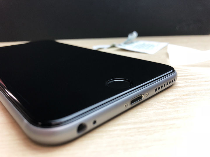 Iphoneにガラスフィルムを貼っている人がホームボタンリングを付けるべき３つの理由 Appbank Store