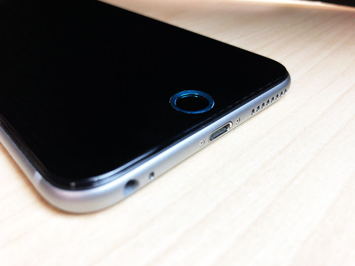 Iphoneにガラスフィルムを貼っている人がホームボタンリングを付けるべき３つの理由