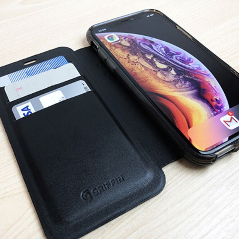 カードが3枚入るスリムな耐衝撃iphoneケース Griffin Survivor Clear Wallet が万能だった Appbank Store