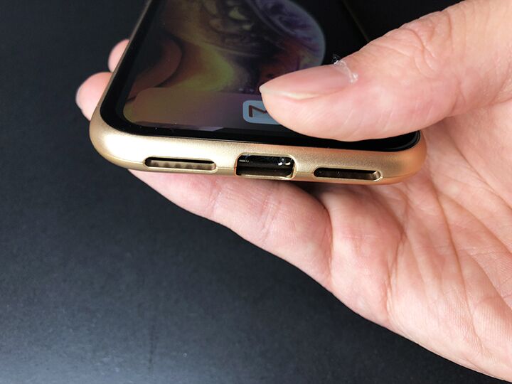 Iphoneを傷つけたくない 絶対 360度フルカバーできる Monolith Alluminio が頼もしすぎる Appbank Store