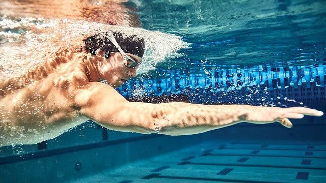 え 泳ぎながら音楽を楽しめるってマジ 耳を塞がない次世代の骨伝導ヘッドホン Aftershokz Xtrainerz Appbank Store