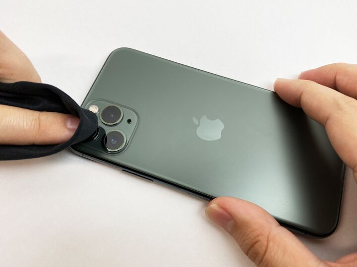 なるほど、その手があったか！iPhone11カメラレンズをフラットにするガラスフレームが画期的！ | AppBank Store