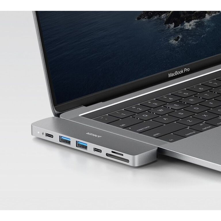 7つのポートを搭載したMadef for MacBook「Anker PowerExpand Direct 7 