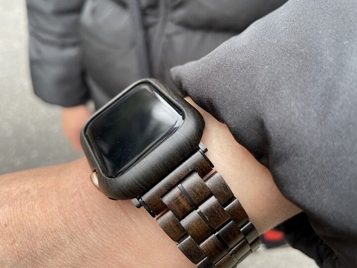 高級腕時計かと思ったらAppleWatch！「VOWOOD 天然木バンド」がファッションさえもプレミアムに感じさせる | AppBank Store