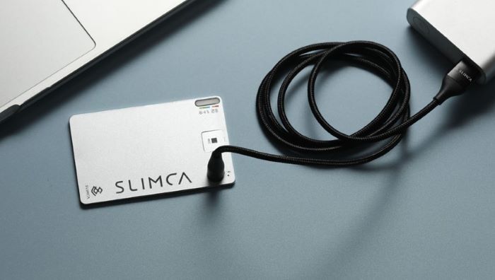 カード型ボイスレコーダー｢SLIMCA｣、ワンクリックで録音ができる