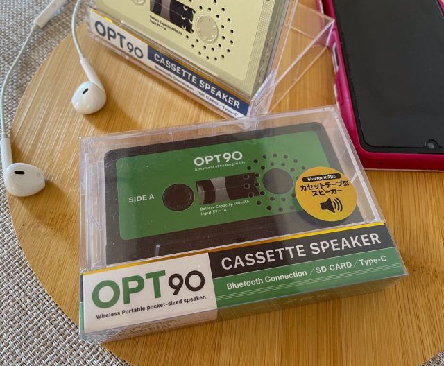 レトロ可愛いスピーカーがエモい！ 「OPT！90カセットスピーカー」は懐かしさを感じるあたたかい音質です