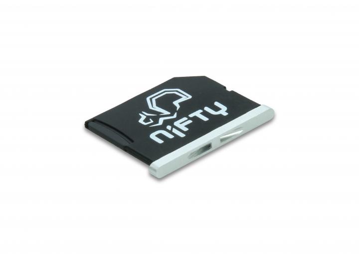 スマートにMacBookの容量追加 Nifty MiniDrive  MacBook Pro 13/15インチ シルバー_0
